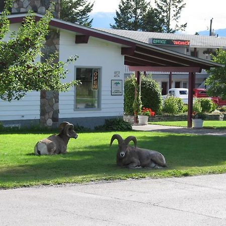 Mountain Springs Motel Radium Hot Springs Esterno foto