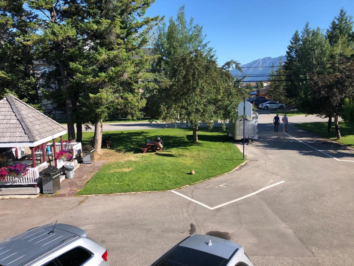 Mountain Springs Motel Radium Hot Springs Esterno foto