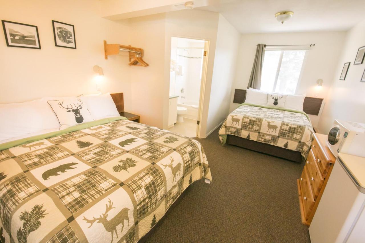Mountain Springs Motel Radium Hot Springs Esterno foto