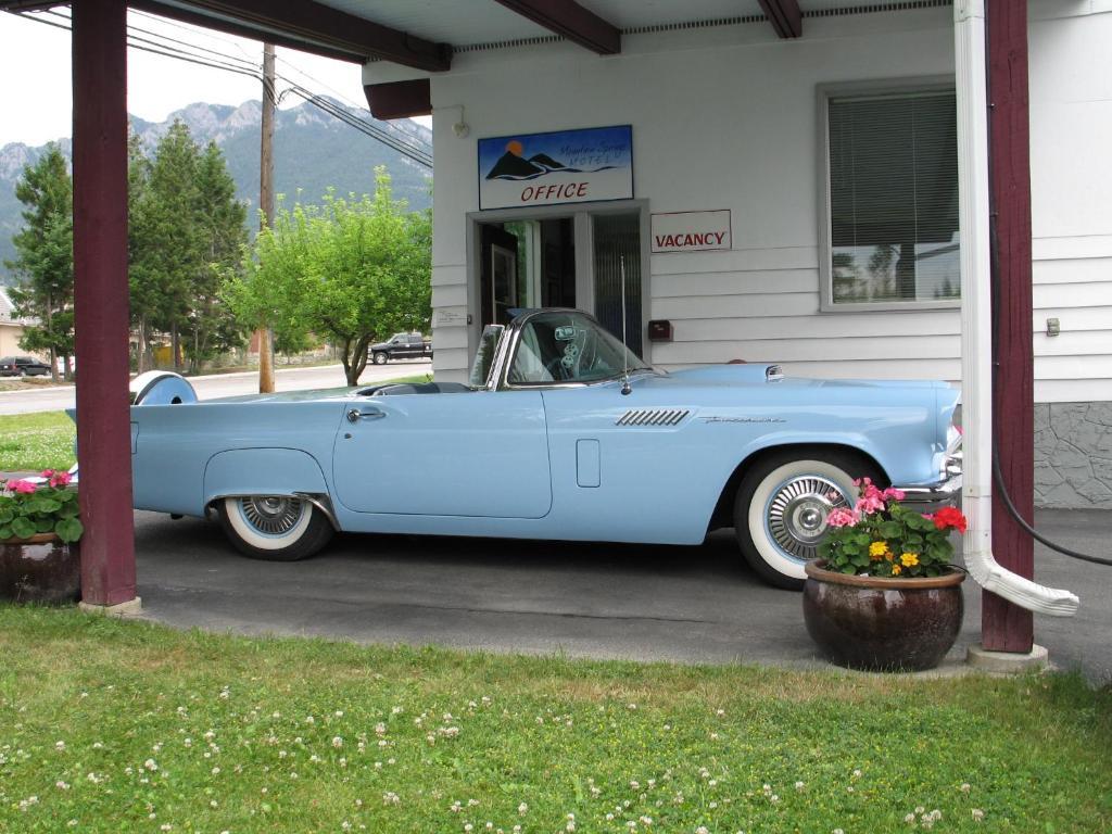 Mountain Springs Motel Radium Hot Springs Esterno foto